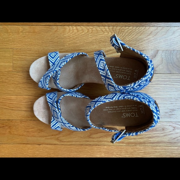 Toms Strappy Wedge Sandals - Picture 3 of 7